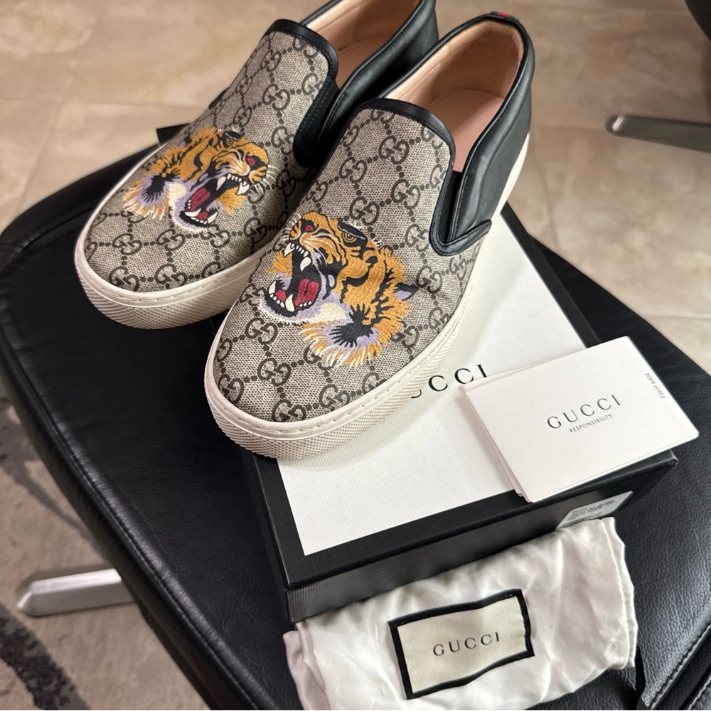 Men’s Gucci Men's Slip-On Shoes - Size 8.5 Preowned